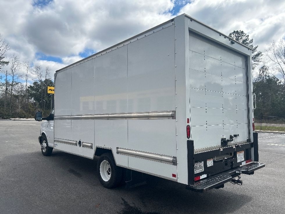 Light Duty Box Truck-Light and Medium Duty Trucks-GMC-2022-Savana G33903-Ladson-SC-48,230\n\t\tmiles-$ 40,000 - Image 6