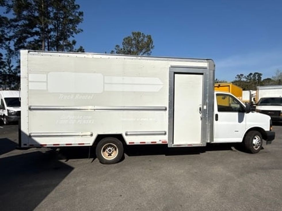Light Duty Box Truck-Light and Medium Duty Trucks-GMC-2022-Savana G33903-Ladson-SC-51,529\n\t\tmiles-$ 32,000 - Image 13