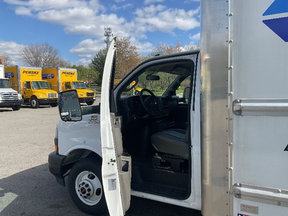 Light Duty Box Truck-Light and Medium Duty Trucks-GMC-2022-Savana G33903-Ladson-SC-51,529\n\t\tmiles-$ 32,000 - Image 16