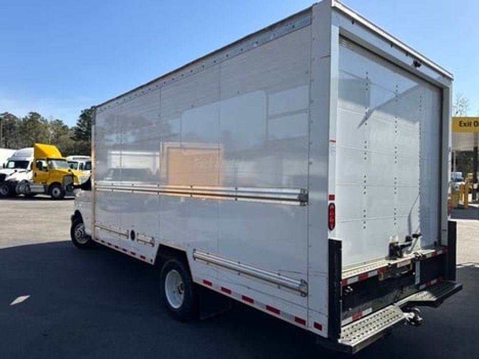 Light Duty Box Truck-Light and Medium Duty Trucks-GMC-2022-Savana G33903-Ladson-SC-51,529\n\t\tmiles-$ 32,000 - Image 4