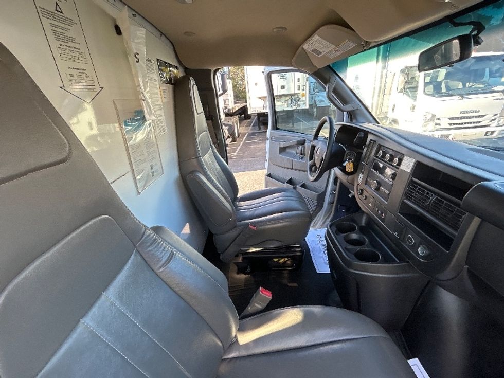 Light Duty Box Truck-Light and Medium Duty Trucks-GMC-2022-Savana G33903-Ladson-SC-63,064\n\t\tmiles-$ 38,250 - Image 22