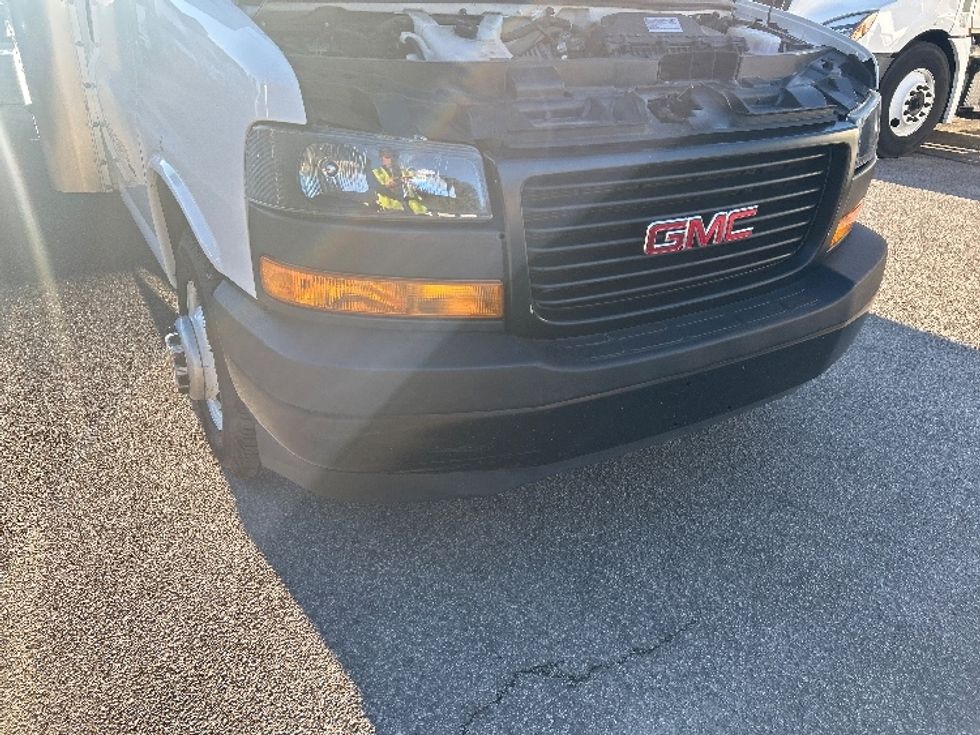Light Duty Box Truck-Light and Medium Duty Trucks-GMC-2022-Savana G33903-Ladson-SC-63,064\n\t\tmiles-$ 38,250 - Image 30