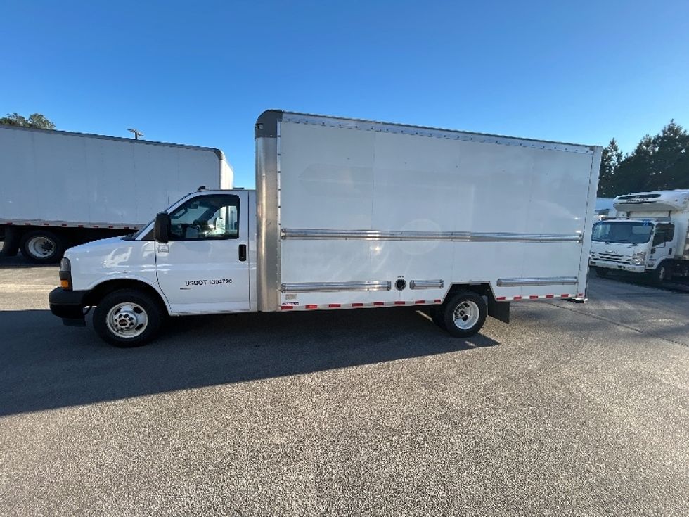 Light Duty Box Truck-Light and Medium Duty Trucks-GMC-2022-Savana G33903-Ladson-SC-63,064\n\t\tmiles-$ 38,250 - Image 4