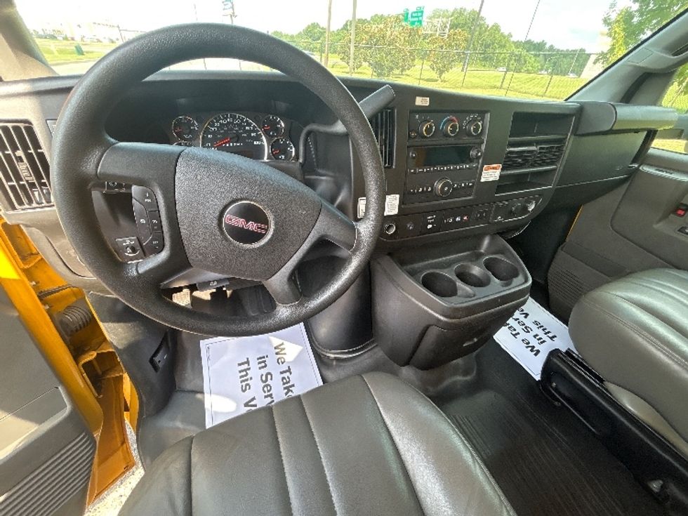 Light Duty Box Truck-Light and Medium Duty Trucks-GMC-2022-Savana G33903-Lafayette-LA-132,182\n\t\tmiles-$ 22,000 - Image 13