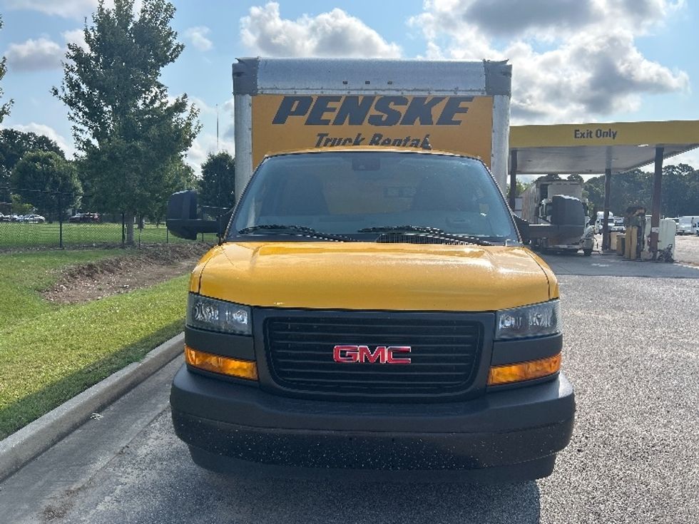 Light Duty Box Truck-Light and Medium Duty Trucks-GMC-2022-Savana G33903-Lafayette-LA-132,182\n\t\tmiles-$ 22,000 - Image 2