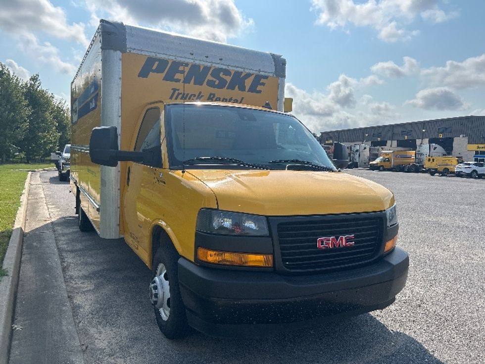 Light Duty Box Truck-Light and Medium Duty Trucks-GMC-2022-Savana G33903-Lafayette-LA-132,182\n\t\tmiles-$ 22,000 - Image 3