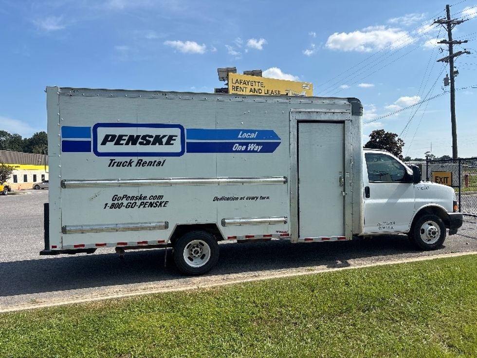 Light Duty Box Truck-Light and Medium Duty Trucks-GMC-2022-Savana G33903-Lafayette-LA-50,770\n\t\tmiles-$ 40,250 - Image 15
