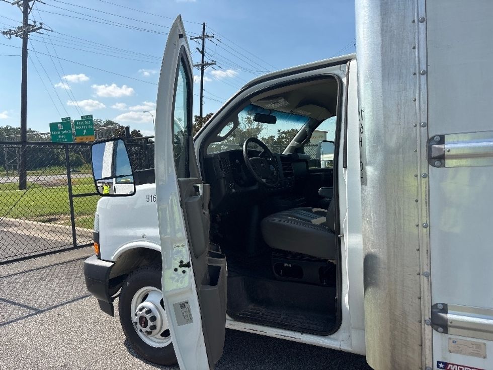 Light Duty Box Truck-Light and Medium Duty Trucks-GMC-2022-Savana G33903-Lafayette-LA-50,770\n\t\tmiles-$ 40,250 - Image 16