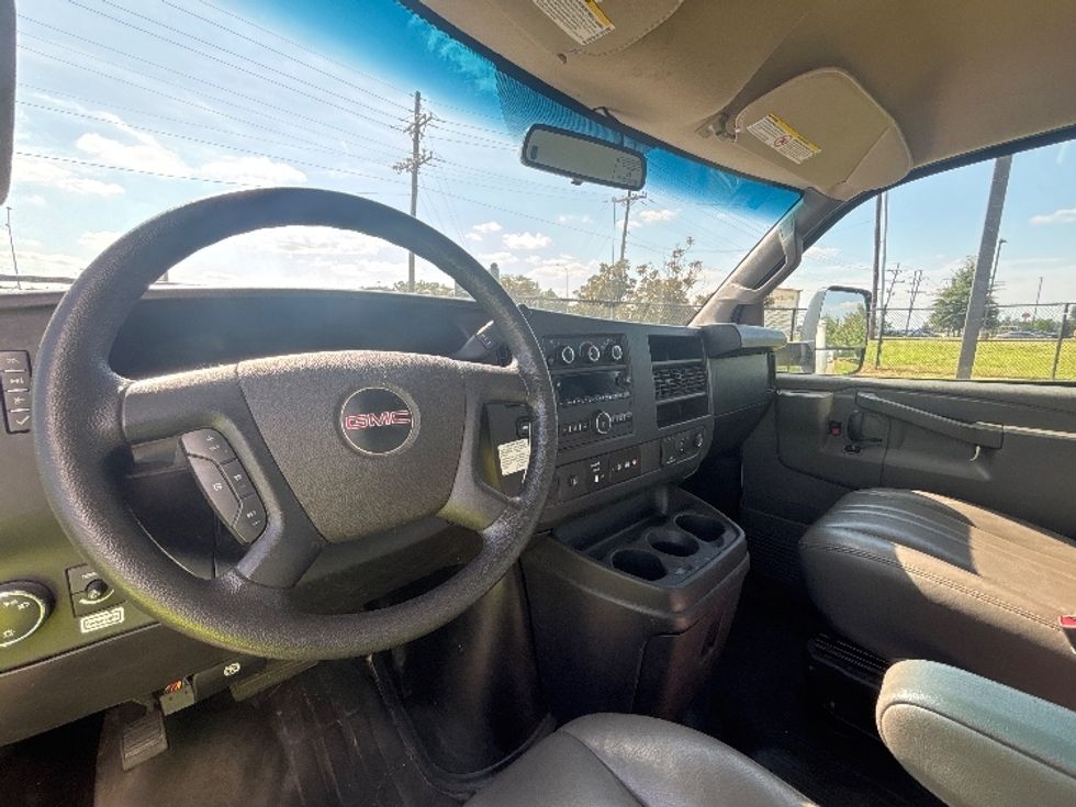 Light Duty Box Truck-Light and Medium Duty Trucks-GMC-2022-Savana G33903-Lafayette-LA-50,770\n\t\tmiles-$ 40,250 - Image 18