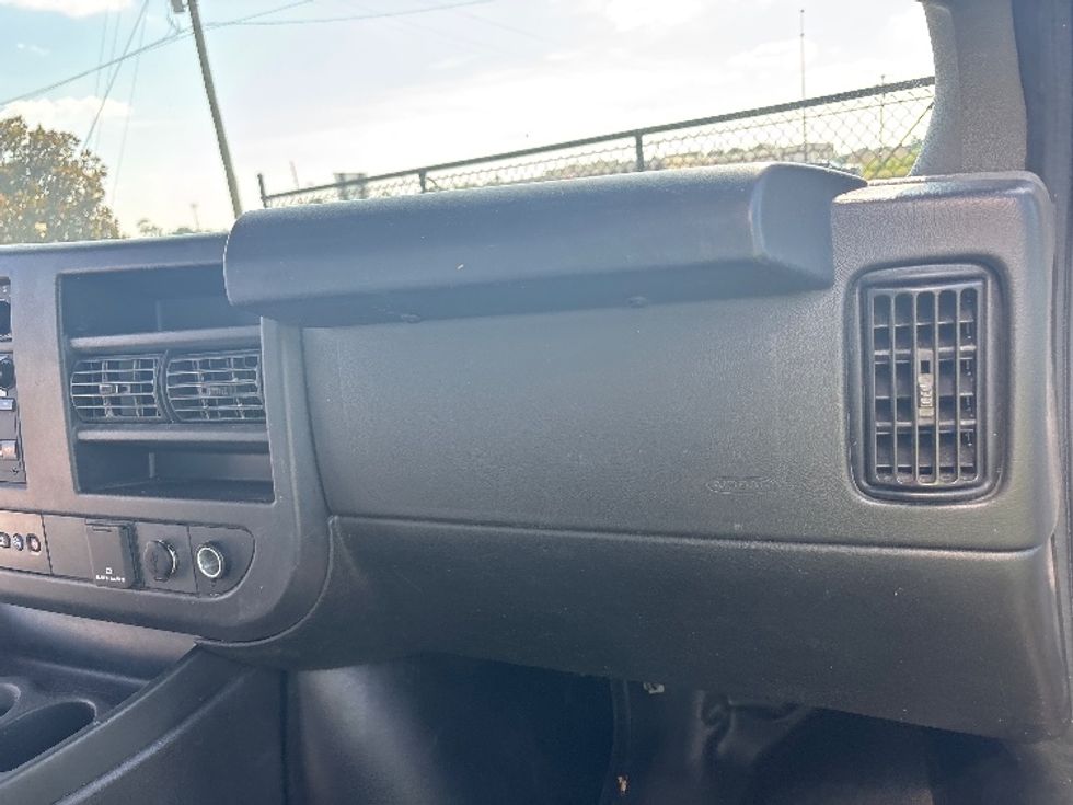 Light Duty Box Truck-Light and Medium Duty Trucks-GMC-2022-Savana G33903-Lafayette-LA-50,770\n\t\tmiles-$ 40,250 - Image 21