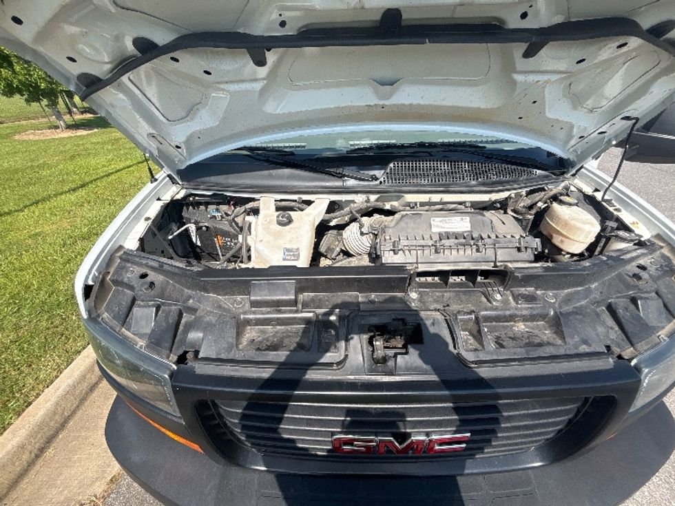 Light Duty Box Truck-Light and Medium Duty Trucks-GMC-2022-Savana G33903-Lafayette-LA-50,770\n\t\tmiles-$ 40,250 - Image 23