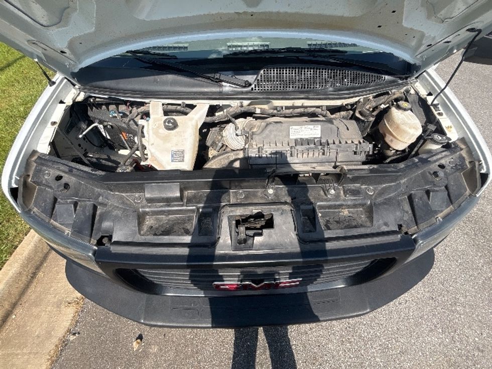 Light Duty Box Truck-Light and Medium Duty Trucks-GMC-2022-Savana G33903-Lafayette-LA-50,770\n\t\tmiles-$ 40,250 - Image 24