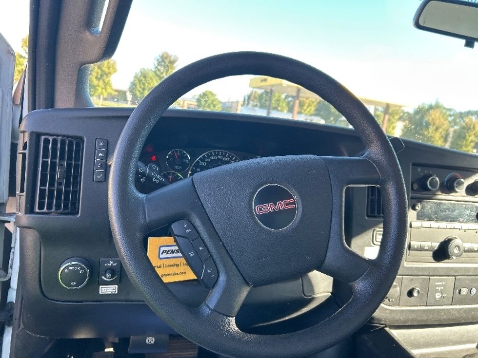 Light Duty Box Truck-Light and Medium Duty Trucks-GMC-2022-Savana G33903-Lafayette-LA-50,779\n\t\tmiles-$ 41,250 - Image 17