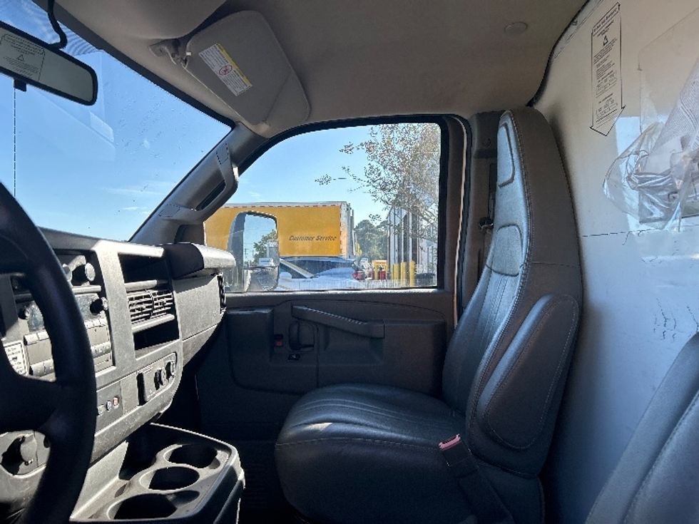 Light Duty Box Truck-Light and Medium Duty Trucks-GMC-2022-Savana G33903-Lafayette-LA-50,779\n\t\tmiles-$ 41,250 - Image 19