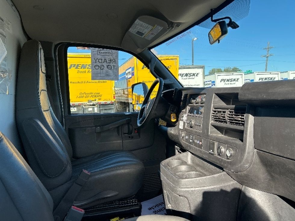 Light Duty Box Truck-Light and Medium Duty Trucks-GMC-2022-Savana G33903-Lafayette-LA-50,779\n\t\tmiles-$ 41,250 - Image 22