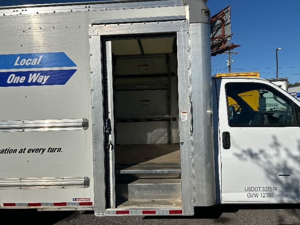 Light Duty Box Truck-Light and Medium Duty Trucks-GMC-2022-Savana G33903-Lafayette-LA-50,779\n\t\tmiles-$ 41,250 - Image 26