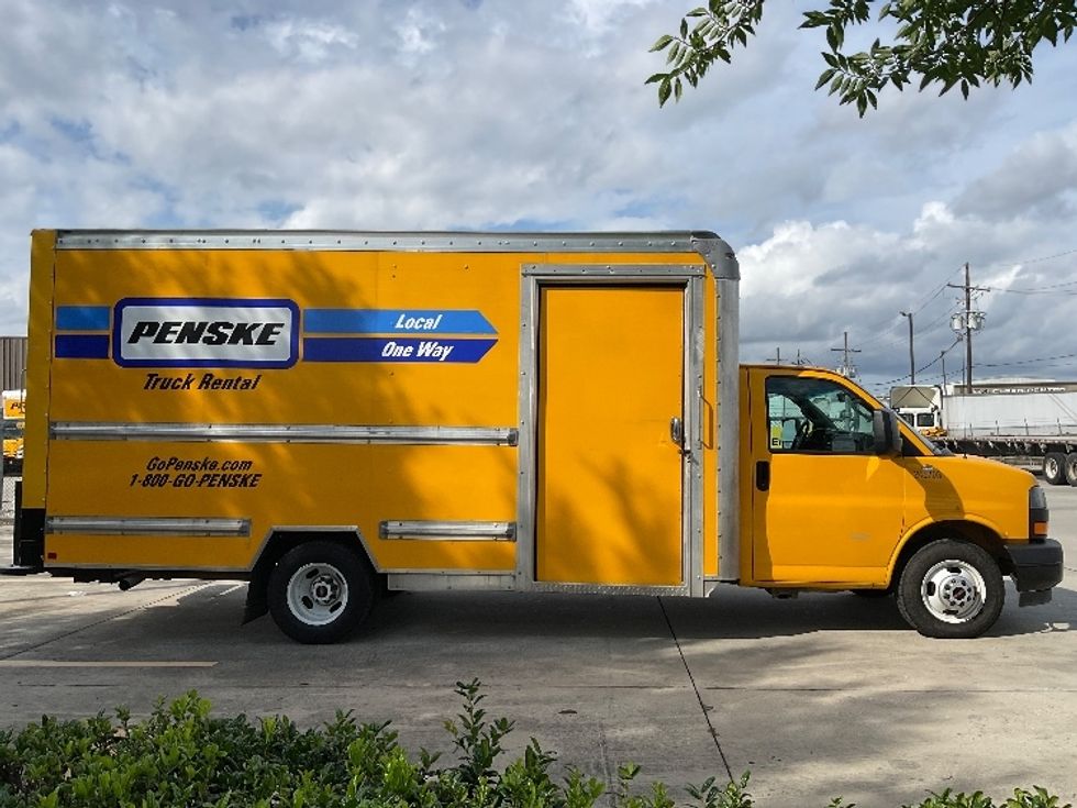 Light Duty Box Truck-Light and Medium Duty Trucks-GMC-2022-Savana G33903-Lafayette-LA-69,624\n\t\tmiles-$ 35,500 - Image 14