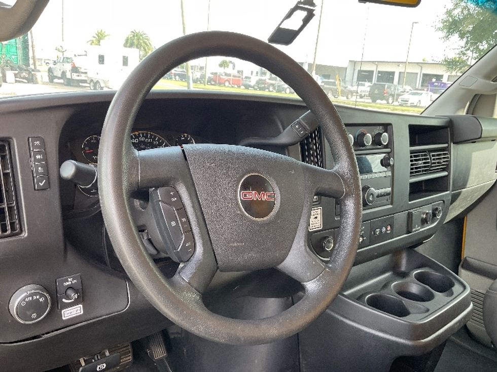 Light Duty Box Truck-Light and Medium Duty Trucks-GMC-2022-Savana G33903-Lafayette-LA-69,624\n\t\tmiles-$ 35,500 - Image 16