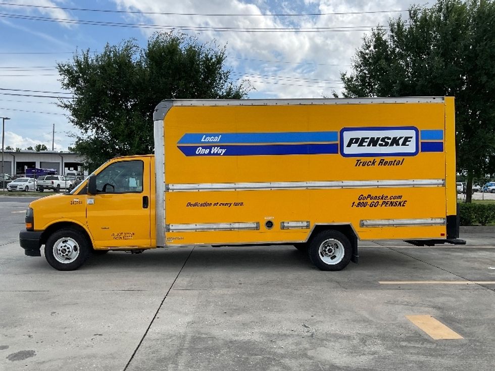 Light Duty Box Truck-Light and Medium Duty Trucks-GMC-2022-Savana G33903-Lafayette-LA-69,624\n\t\tmiles-$ 35,500 - Image 4