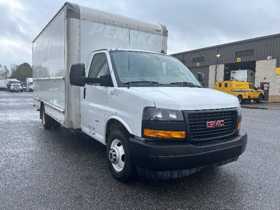 Light Duty Box Truck-Light and Medium Duty Trucks-GMC-2022-Savana G33903-Lafayette-LA-92,272\n\t\tmiles-$ 32,750 - Image 1