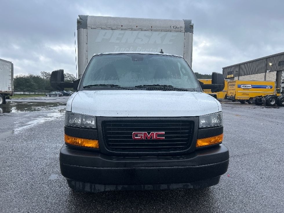 Light Duty Box Truck-Light and Medium Duty Trucks-GMC-2022-Savana G33903-Lafayette-LA-92,272\n\t\tmiles-$ 32,750 - Image 2