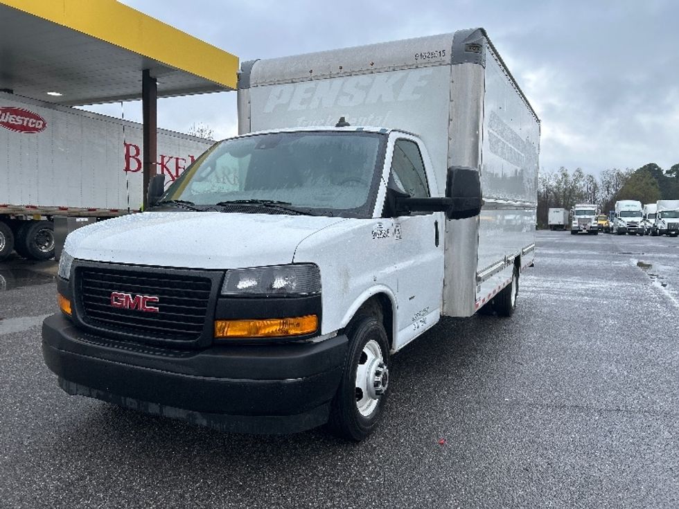 Light Duty Box Truck-Light and Medium Duty Trucks-GMC-2022-Savana G33903-Lafayette-LA-92,272\n\t\tmiles-$ 32,750 - Image 3