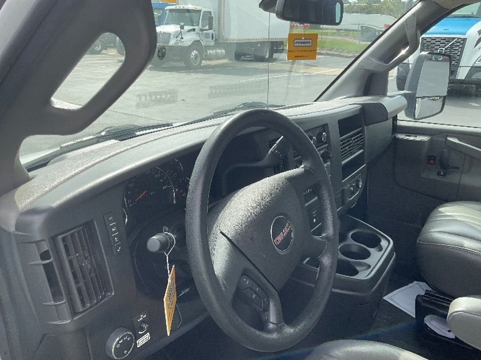 Light Duty Box Truck-Light and Medium Duty Trucks-GMC-2022-Savana G33903-Lancaster-PA-144,859\n\t\tmiles-$ 23,750 - Image 17