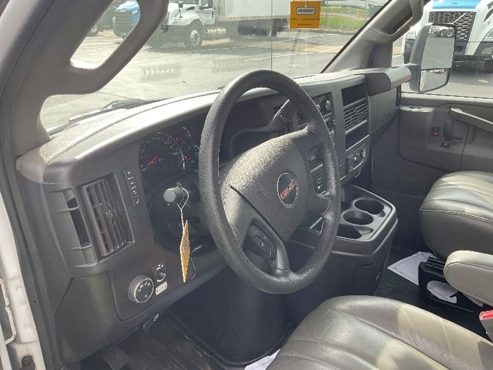 Light Duty Box Truck-Light and Medium Duty Trucks-GMC-2022-Savana G33903-Lancaster-PA-144,859\n\t\tmiles-$ 23,750 - Image 18