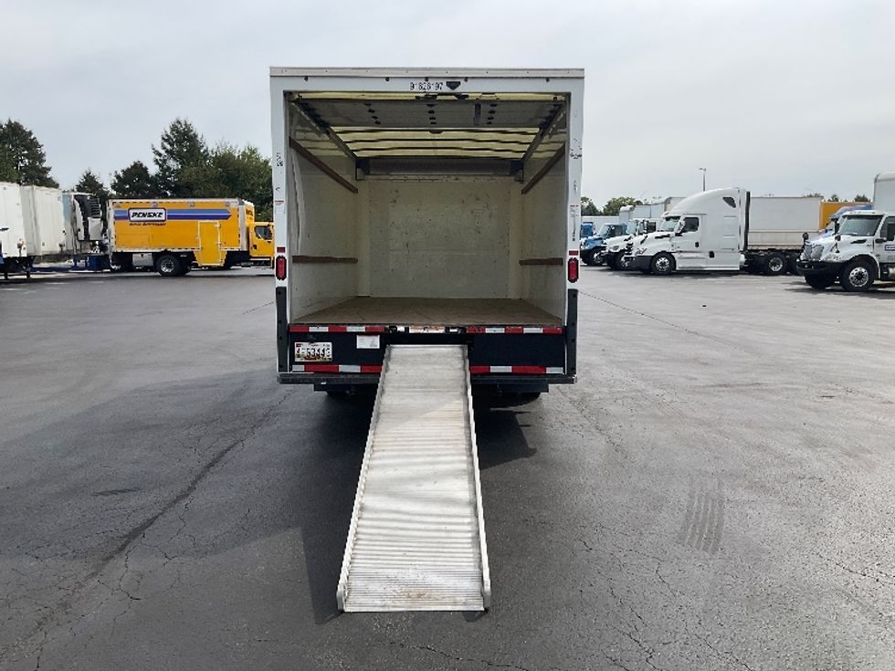 Light Duty Box Truck-Light and Medium Duty Trucks-GMC-2022-Savana G33903-Lancaster-PA-144,859\n\t\tmiles-$ 23,750 - Image 9