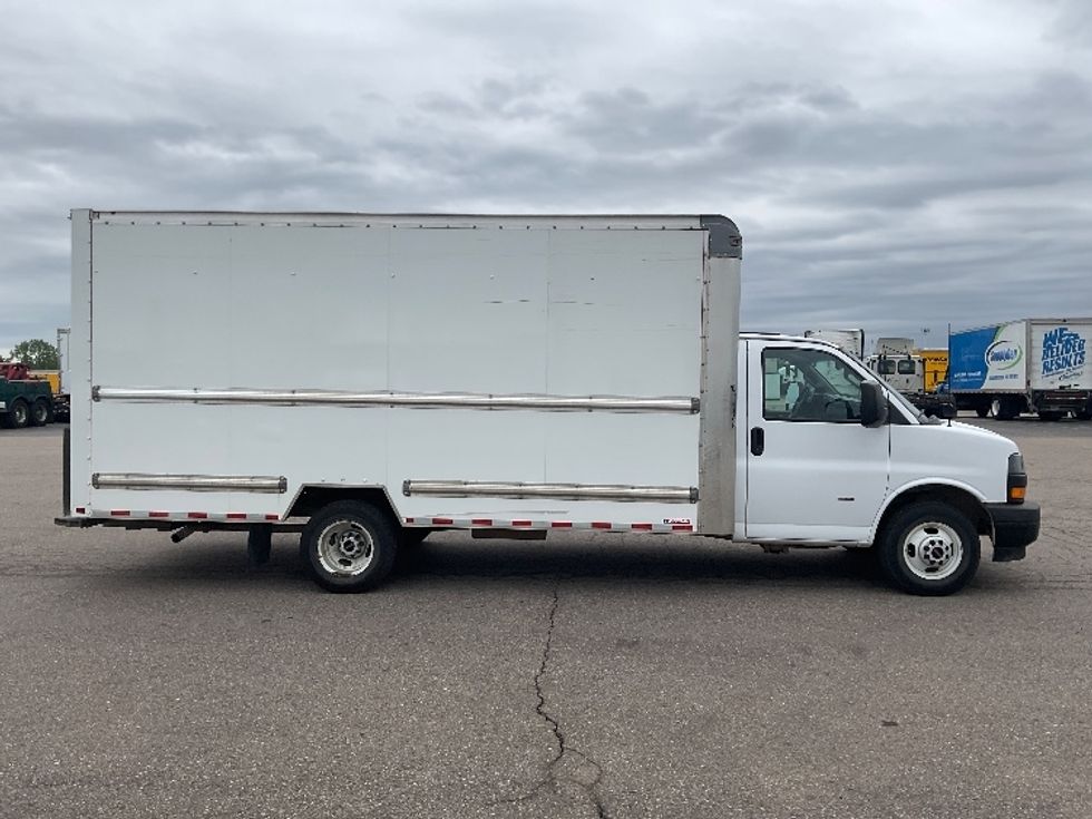 Light Duty Box Truck-Light and Medium Duty Trucks-GMC-2022-Savana G33903-Lansing-MI-163,274\n\t\tmiles-$ 20,750 - Image 15