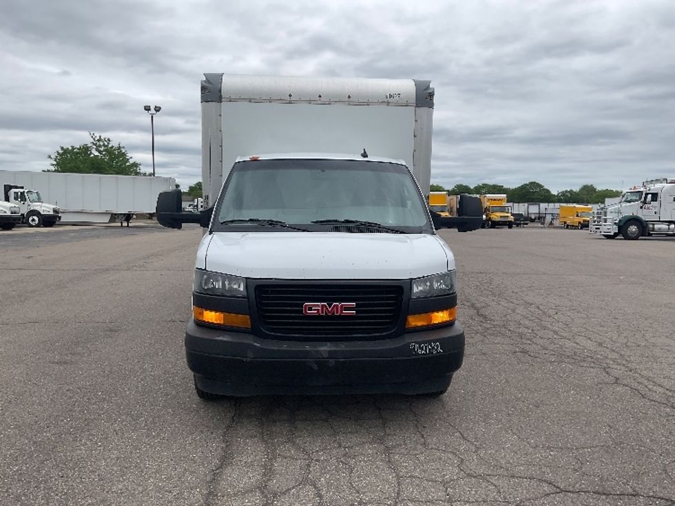 Light Duty Box Truck-Light and Medium Duty Trucks-GMC-2022-Savana G33903-Lansing-MI-163,274\n\t\tmiles-$ 20,750 - Image 2
