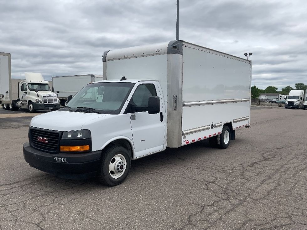 Light Duty Box Truck-Light and Medium Duty Trucks-GMC-2022-Savana G33903-Lansing-MI-163,274\n\t\tmiles-$ 20,750 - Image 3