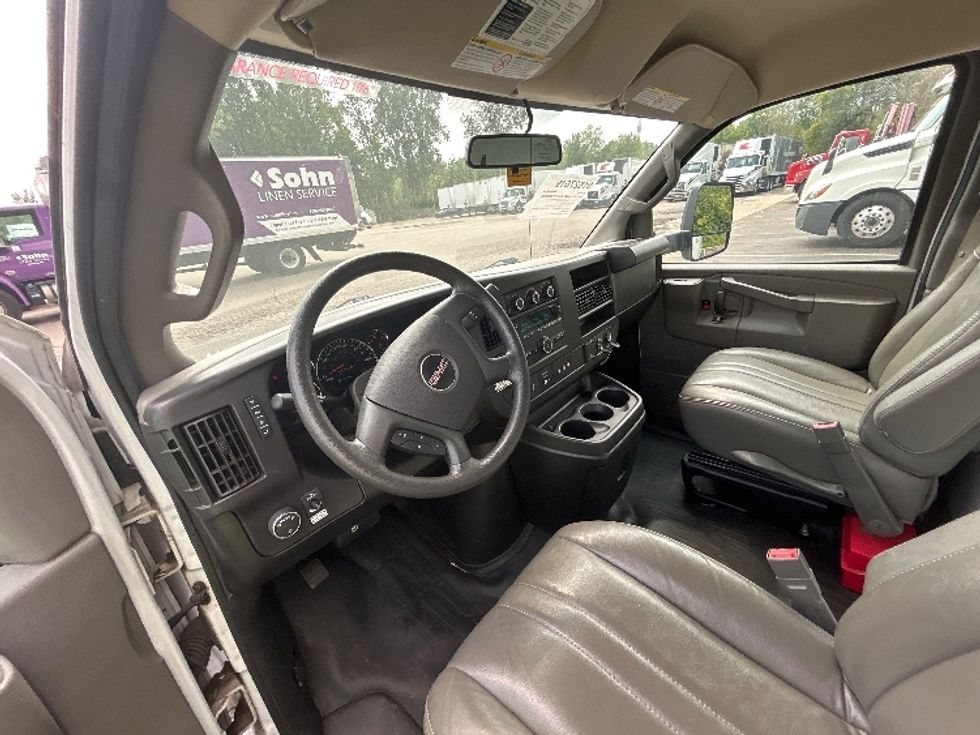 Light Duty Box Truck-Light and Medium Duty Trucks-GMC-2022-Savana G33903-Lansing-MI-54,426\n\t\tmiles-$ 36,500 - Image 12