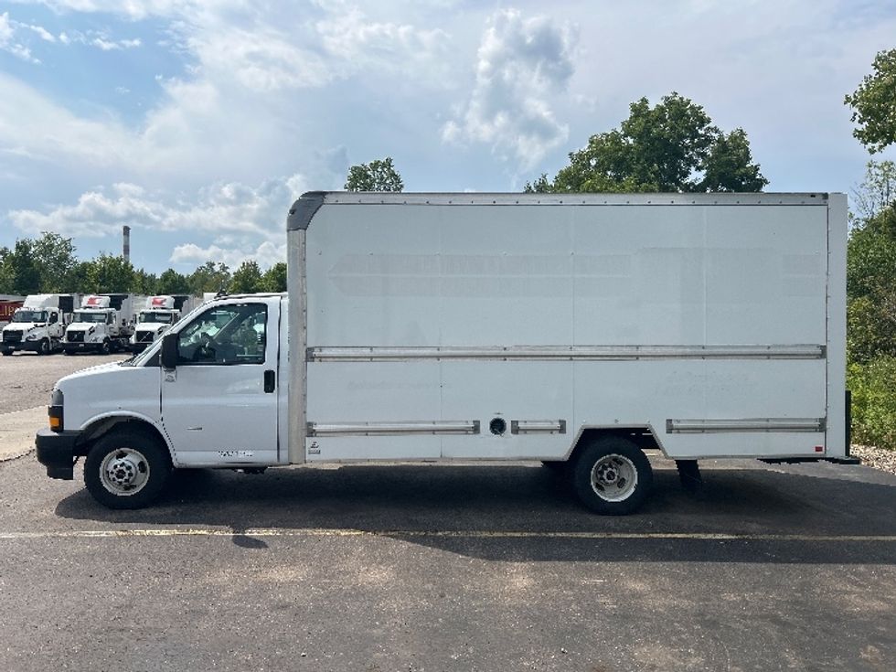 Light Duty Box Truck-Light and Medium Duty Trucks-GMC-2022-Savana G33903-Lansing-MI-54,426\n\t\tmiles-$ 36,500 - Image 4