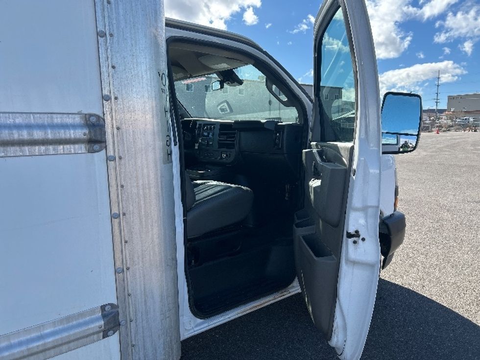 Light Duty Box Truck-Light and Medium Duty Trucks-GMC-2022-Savana G33903-Las Vegas-NV-110,472\n\t\tmiles-$ 31,750 - Image 19
