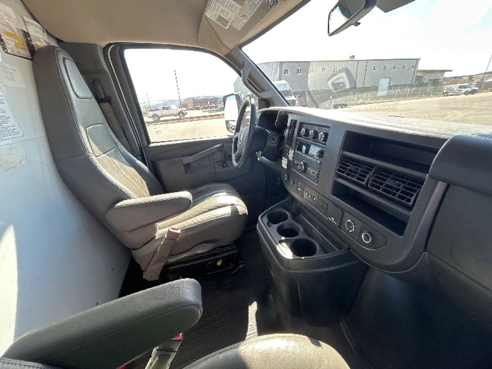 Light Duty Box Truck-Light and Medium Duty Trucks-GMC-2022-Savana G33903-Las Vegas-NV-110,472\n\t\tmiles-$ 31,750 - Image 21