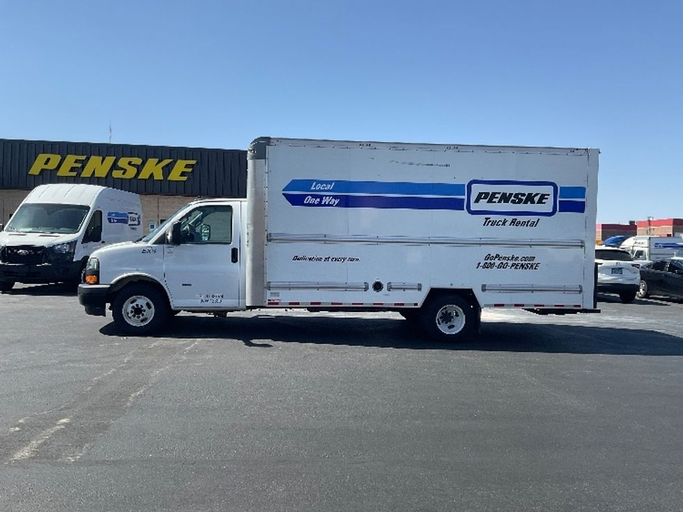 Light Duty Box Truck-Light and Medium Duty Trucks-GMC-2022-Savana G33903-Las Vegas-NV-42,622\n\t\tmiles-$ 45,500 - Image 4