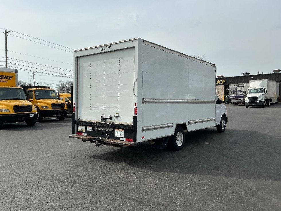 Light Duty Box Truck-Light and Medium Duty Trucks-GMC-2022-Savana G33903-Lexington-KY-96,290\n\t\tmiles-$ 32,500 - Image 13