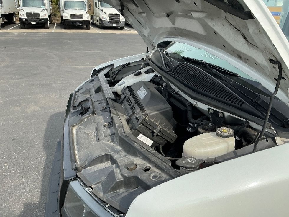 Light Duty Box Truck-Light and Medium Duty Trucks-GMC-2022-Savana G33903-Lexington-KY-96,290\n\t\tmiles-$ 32,500 - Image 24