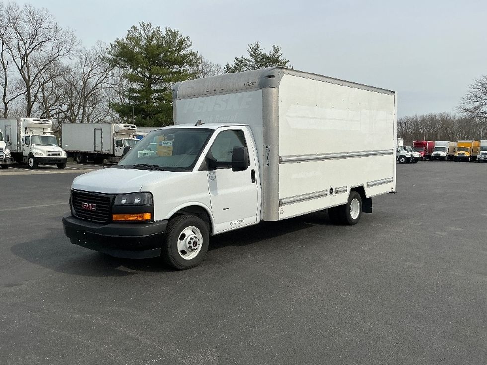 Light Duty Box Truck-Light and Medium Duty Trucks-GMC-2022-Savana G33903-Lexington-KY-96,290\n\t\tmiles-$ 32,500 - Image 3