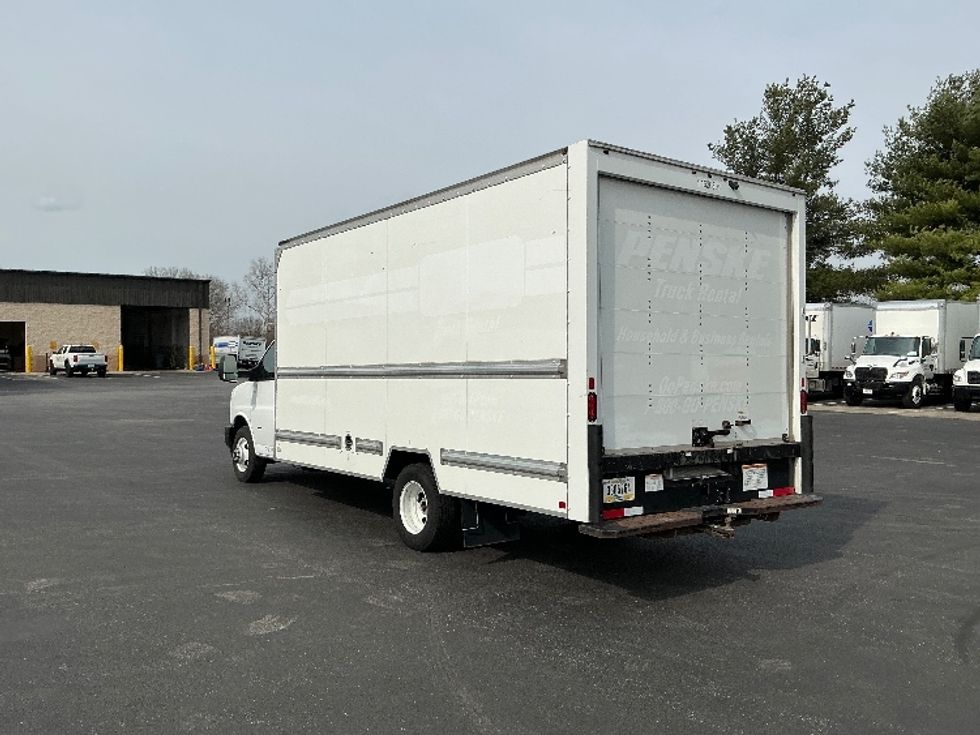 Light Duty Box Truck-Light and Medium Duty Trucks-GMC-2022-Savana G33903-Lexington-KY-96,290\n\t\tmiles-$ 32,500 - Image 6