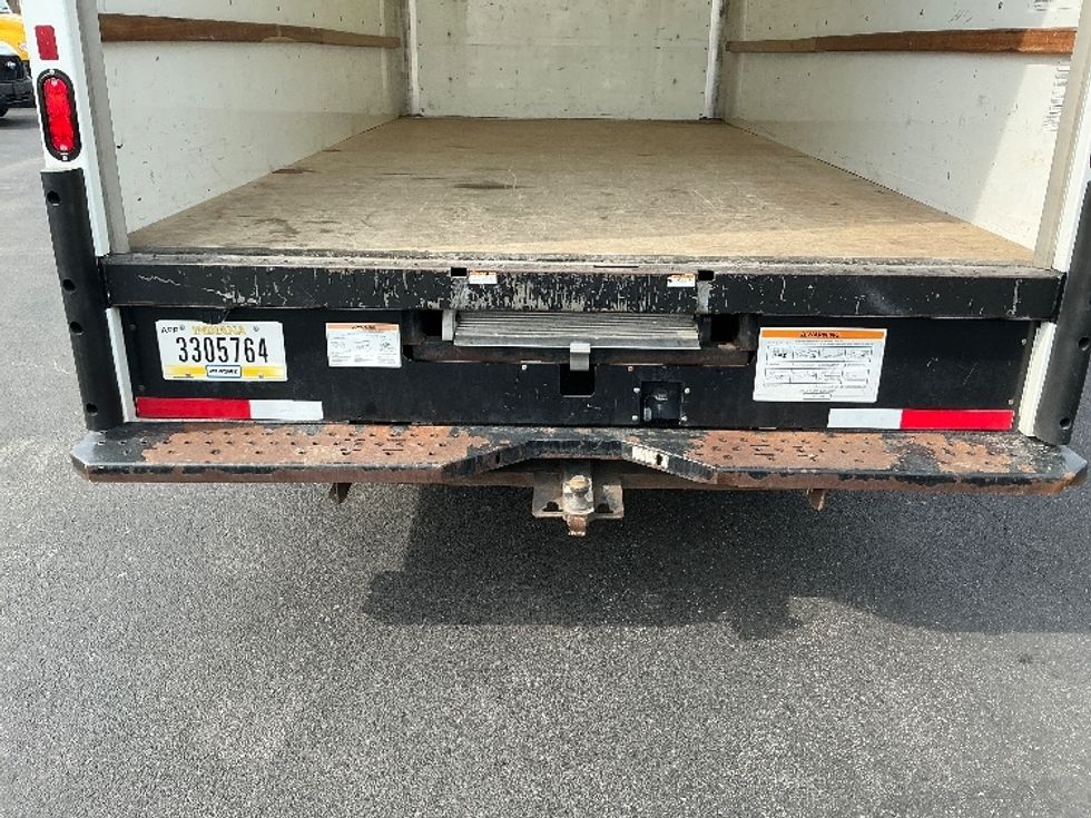 Light Duty Box Truck-Light and Medium Duty Trucks-GMC-2022-Savana G33903-Lexington-KY-96,290\n\t\tmiles-$ 32,500 - Image 9