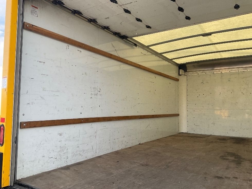 Light Duty Box Truck-Light and Medium Duty Trucks-GMC-2022-Savana G33903-Lexington-KY-96,891\n\t\tmiles-$ 28,000 - Image 10