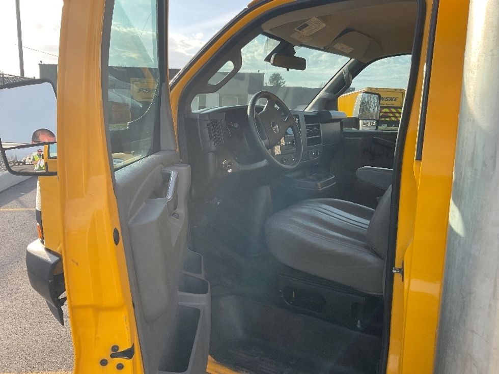 Light Duty Box Truck-Light and Medium Duty Trucks-GMC-2022-Savana G33903-Lexington-KY-96,891\n\t\tmiles-$ 28,000 - Image 15