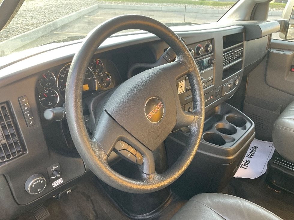 Light Duty Box Truck-Light and Medium Duty Trucks-GMC-2022-Savana G33903-Lexington-KY-96,891\n\t\tmiles-$ 28,000 - Image 16