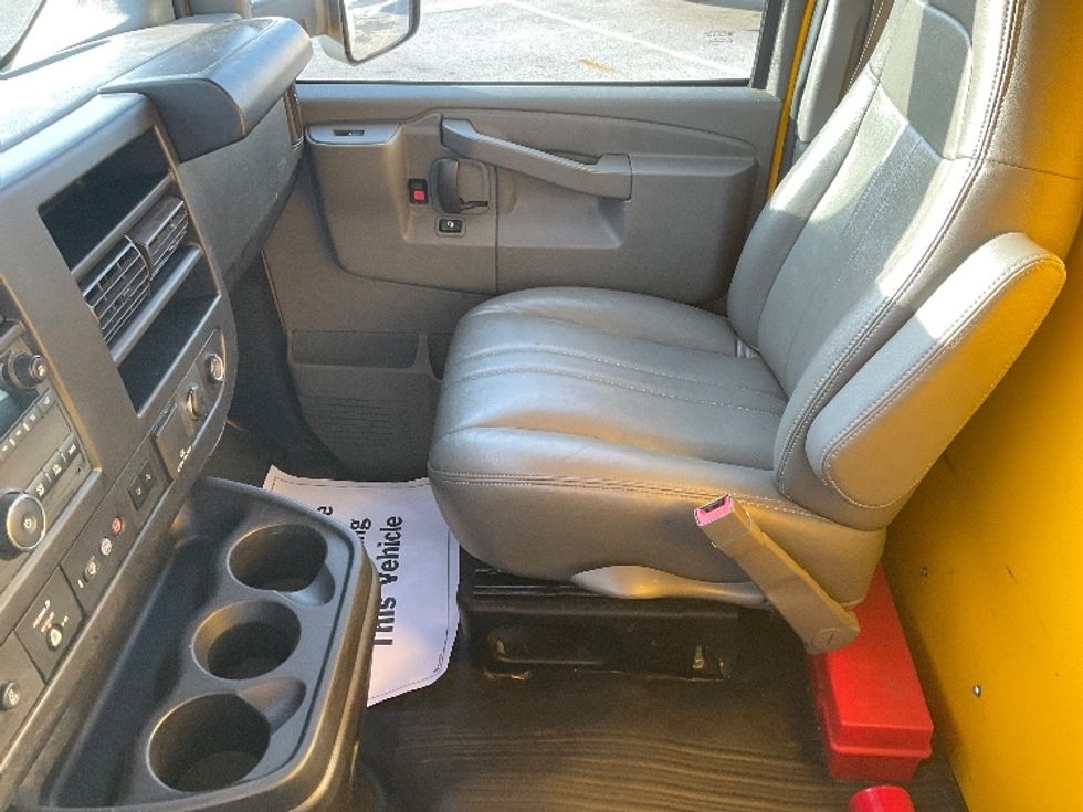 Light Duty Box Truck-Light and Medium Duty Trucks-GMC-2022-Savana G33903-Lexington-KY-96,891\n\t\tmiles-$ 28,000 - Image 18