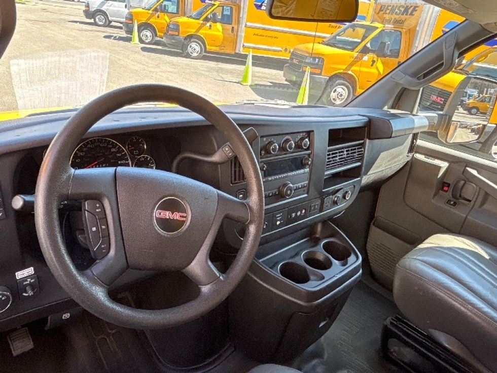 Light Duty Box Truck-Light and Medium Duty Trucks-GMC-2022-Savana G33903-Linden-NJ-76,423\n\t\tmiles-$ 30,750 - Image 17