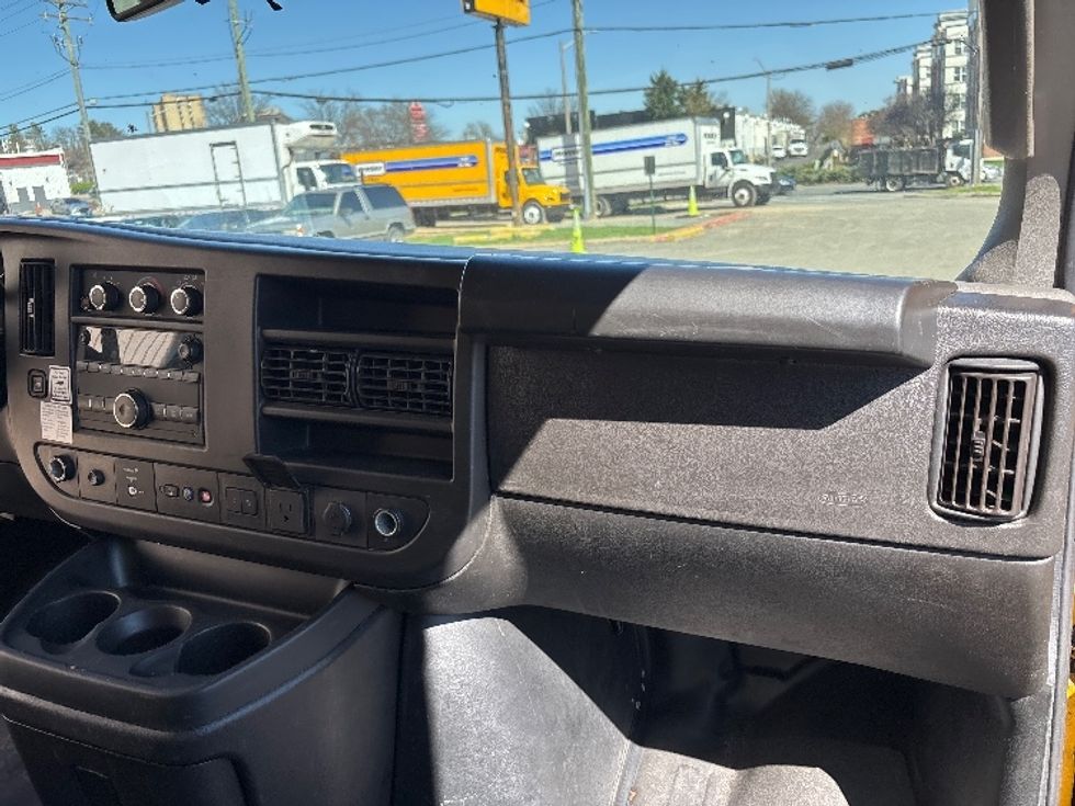 Light Duty Box Truck-Light and Medium Duty Trucks-GMC-2022-Savana G33903-Linden-NJ-76,423\n\t\tmiles-$ 30,750 - Image 21