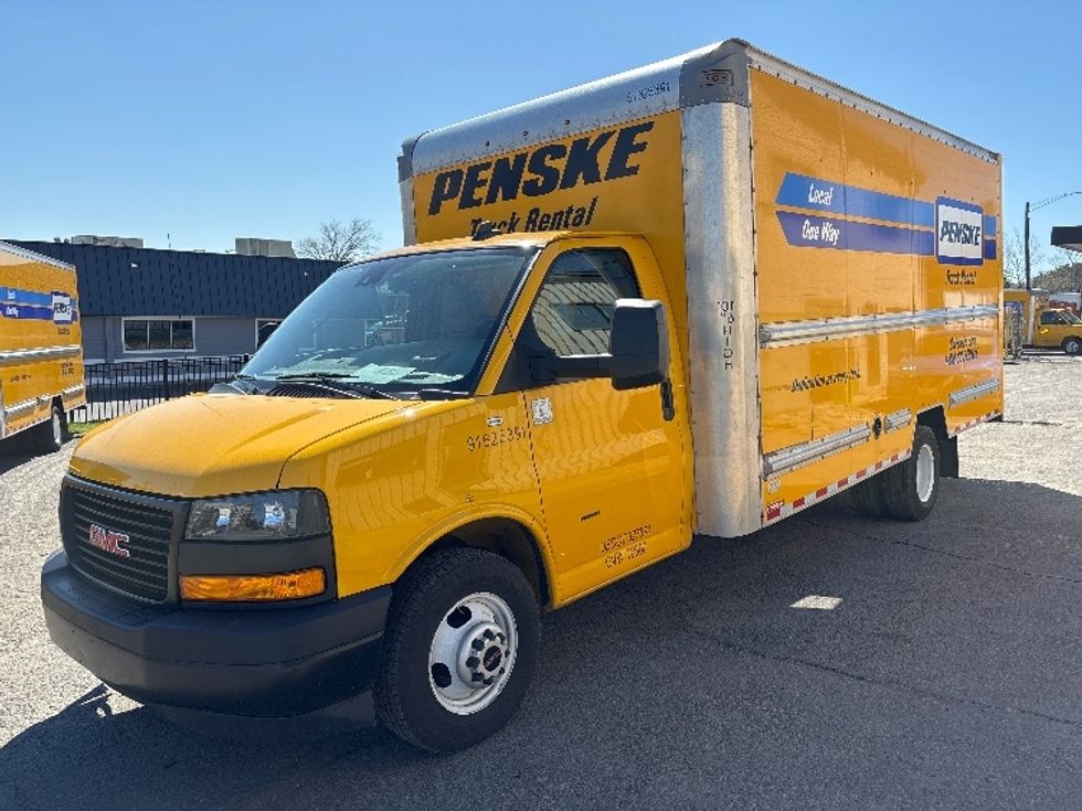 Light Duty Box Truck-Light and Medium Duty Trucks-GMC-2022-Savana G33903-Linden-NJ-76,423\n\t\tmiles-$ 30,750 - Image 3