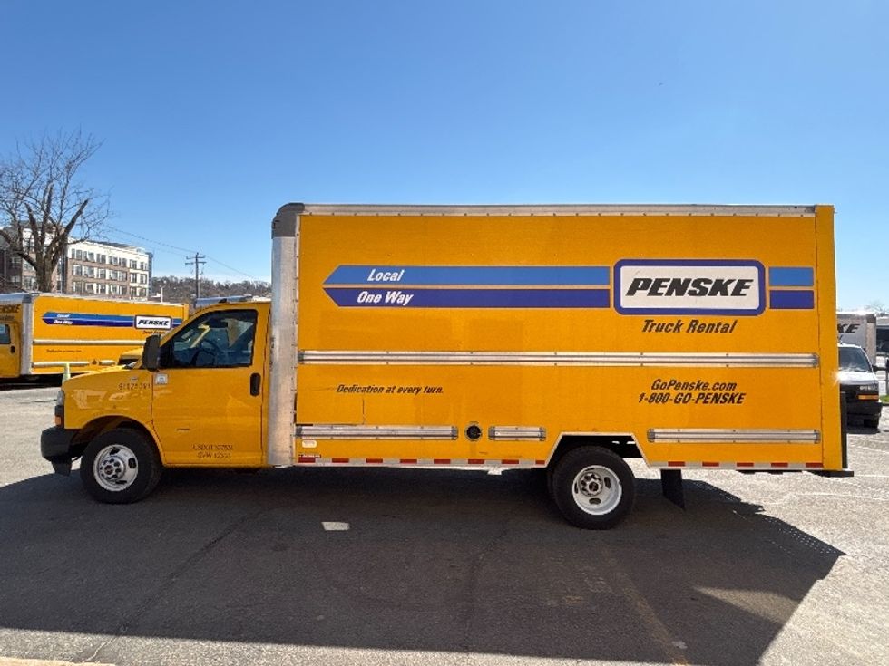 Light Duty Box Truck-Light and Medium Duty Trucks-GMC-2022-Savana G33903-Linden-NJ-76,423\n\t\tmiles-$ 30,750 - Image 4